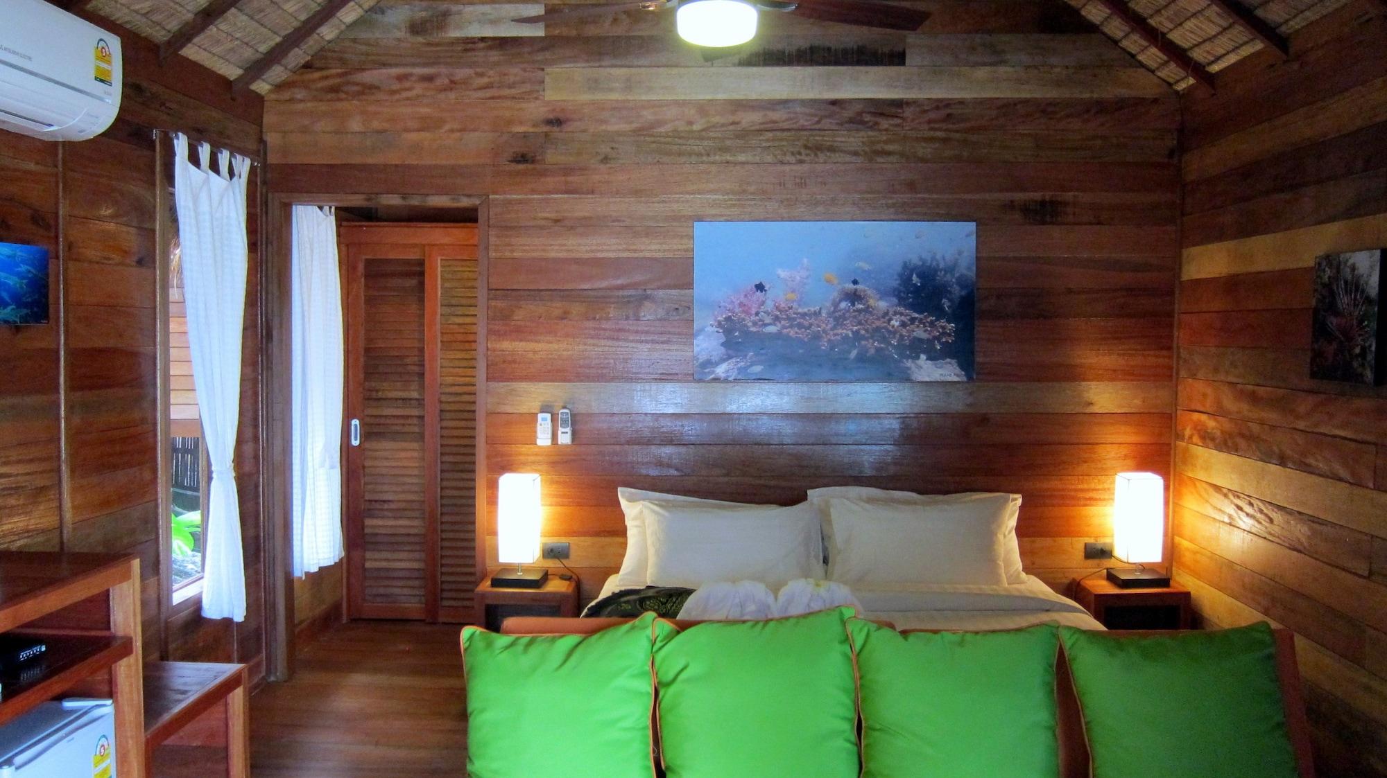 Ten Moons Lipe Resort Ngoại thất bức ảnh