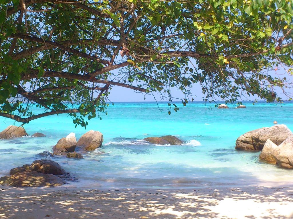 Ten Moons Lipe Resort Phòng bức ảnh