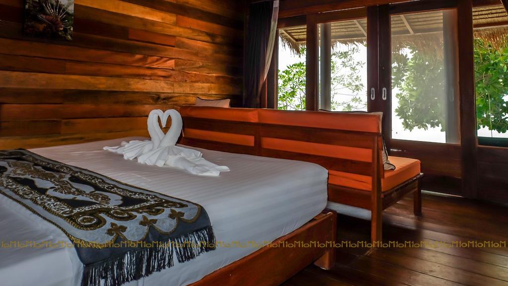 Ten Moons Lipe Resort Ngoại thất bức ảnh