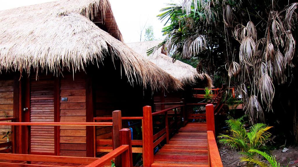 Ten Moons Lipe Resort Phòng bức ảnh