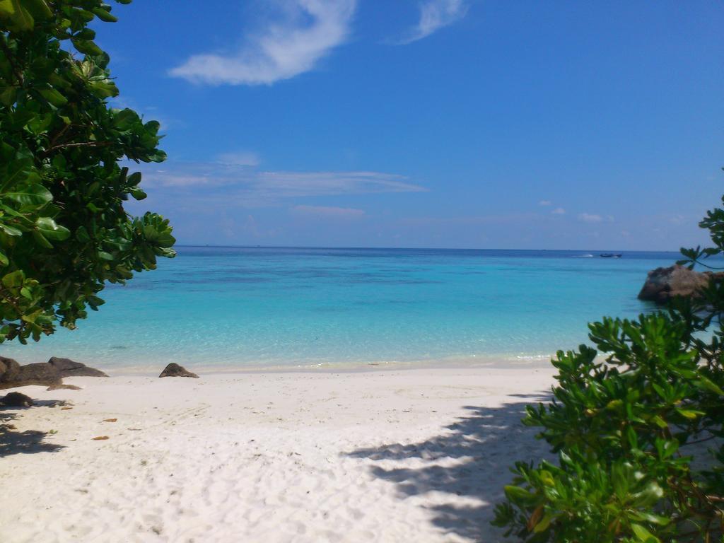 Ten Moons Lipe Resort Phòng bức ảnh