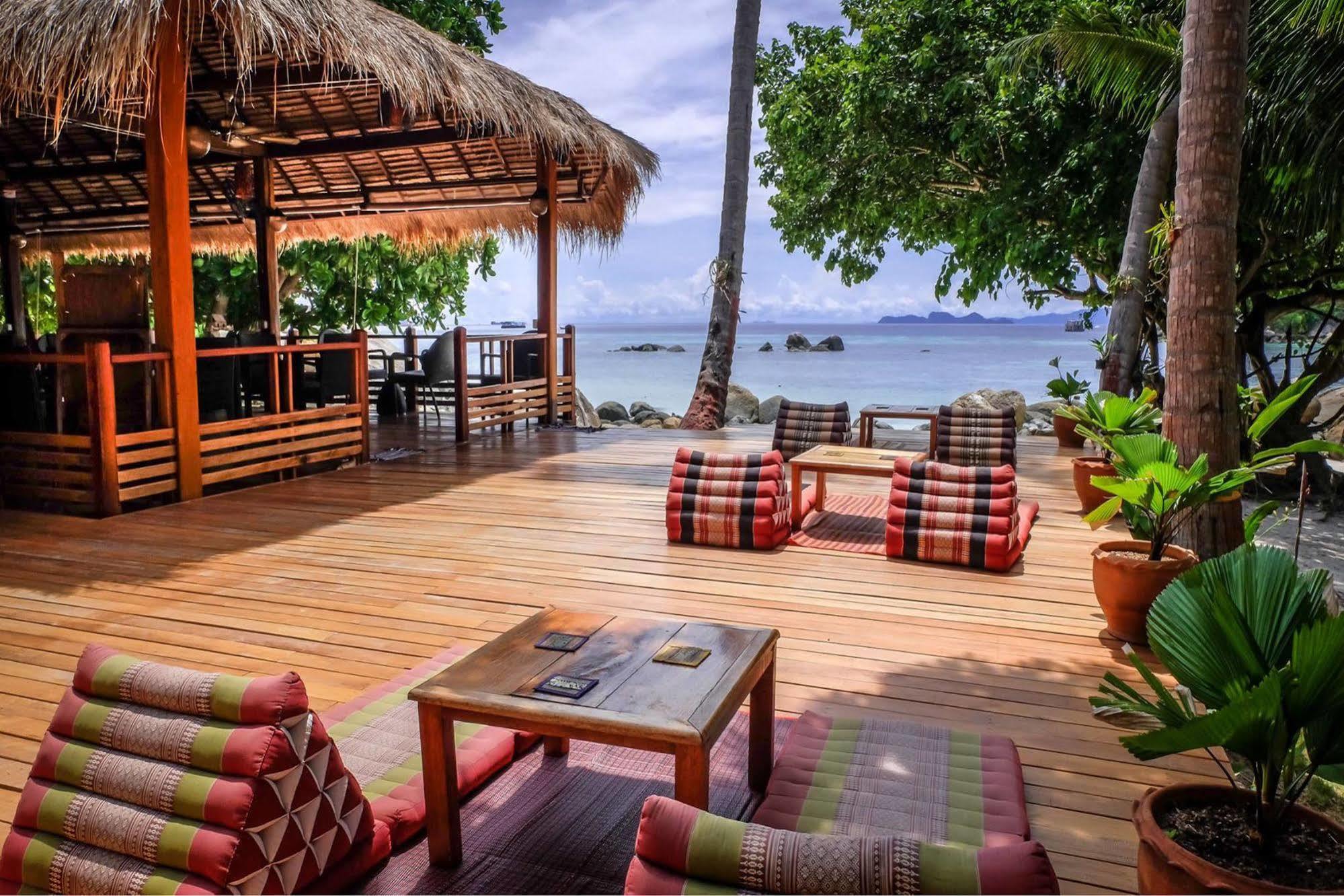 Ten Moons Lipe Resort Ngoại thất bức ảnh