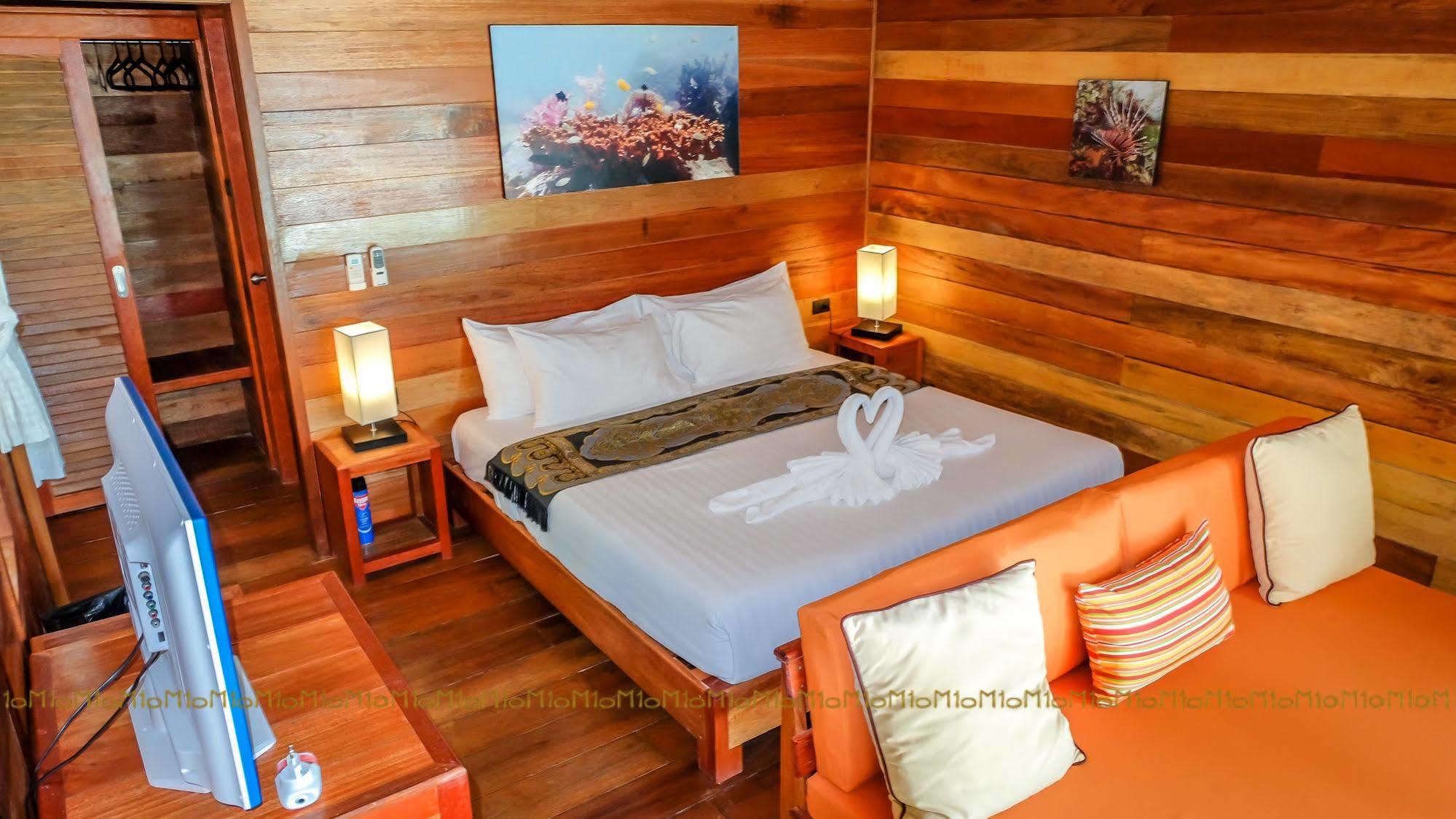 Ten Moons Lipe Resort Ngoại thất bức ảnh